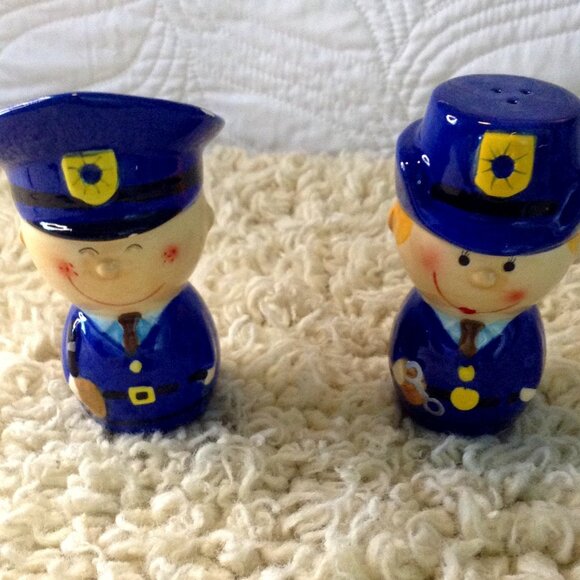 NWOT Italian Police S&P set, Made in Italy - Like "Bobbies", Vibrant, Collect! - Picture 1 of 4